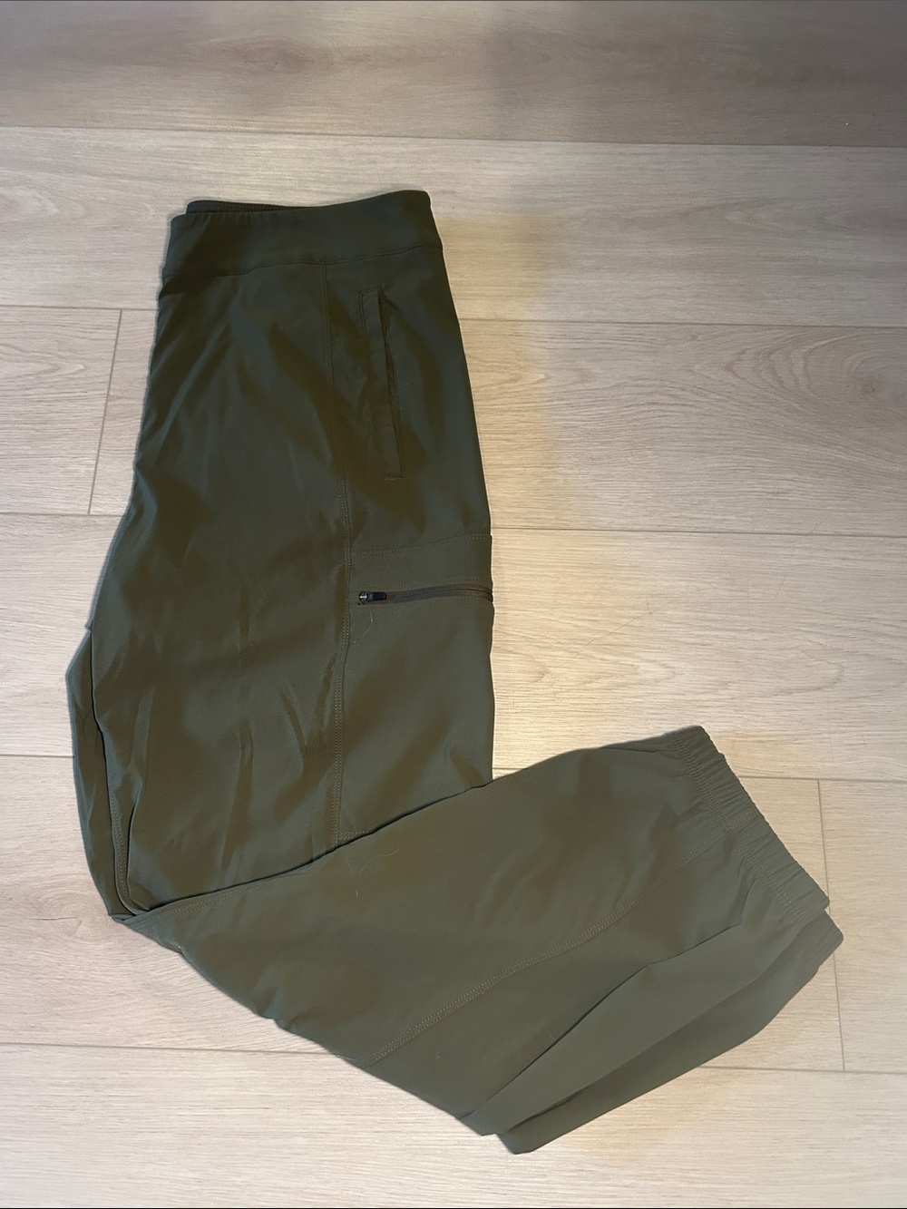 Mountain Hardware dynama high rise utility jogger